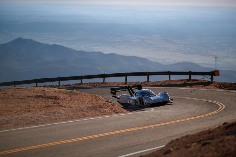 Illustration for article titled The Pikes Peak International Hill Climb Is The No-Nonsense Racing We Deserve